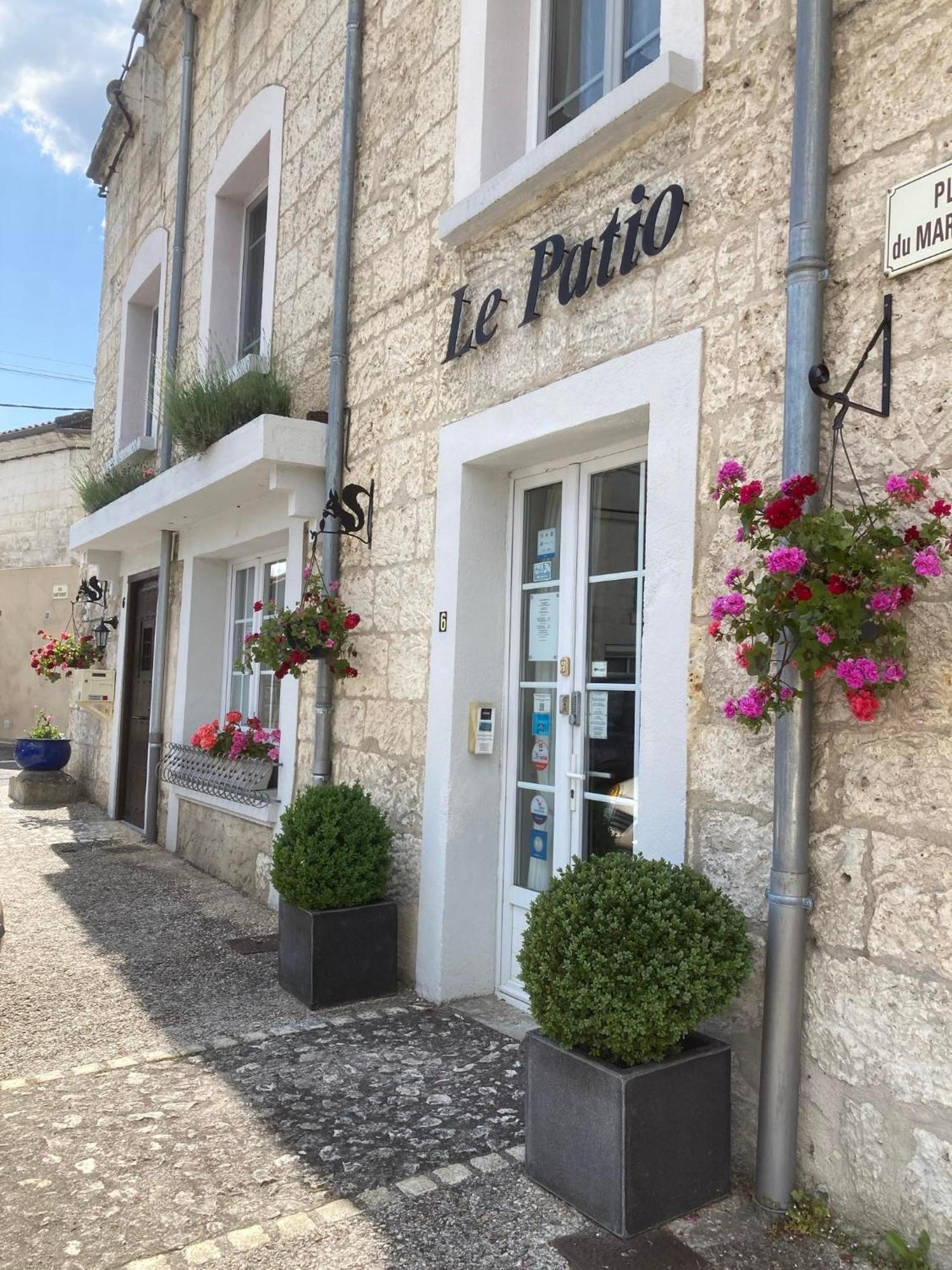 Le Patio Chambres Et Tables D'Hotes La Tour-Blanche Eksteriør bilde
