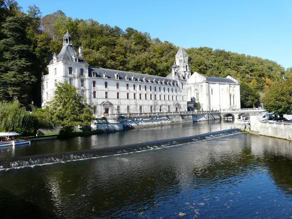 Le Patio Chambres Et Tables D'Hotes La Tour-Blanche Eksteriør bilde