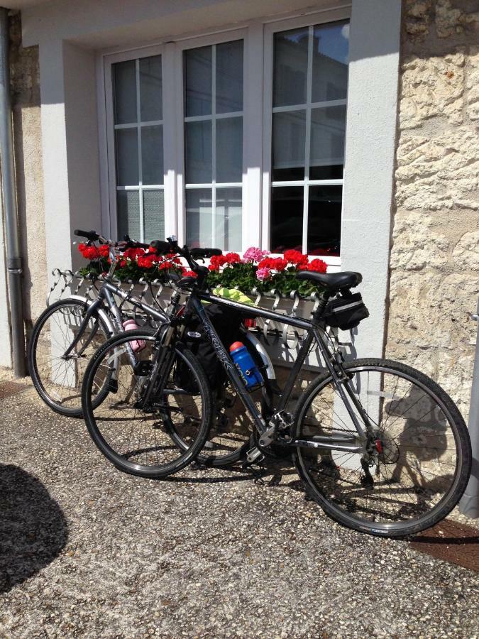 Le Patio Chambres Et Tables D'Hotes La Tour-Blanche Eksteriør bilde